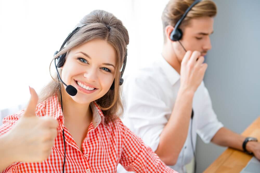 contact center agent female